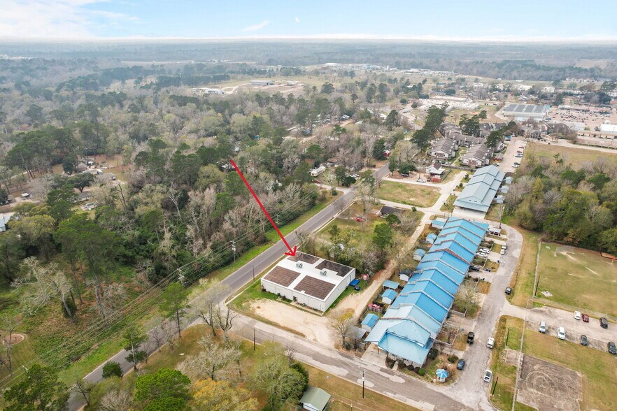 More Photos Of 115 N Willis Ave, Livingston Warehouse For Sale