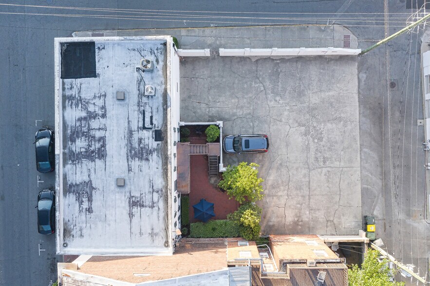 More Photos Of 301 W York St, Savannah Office For Sale