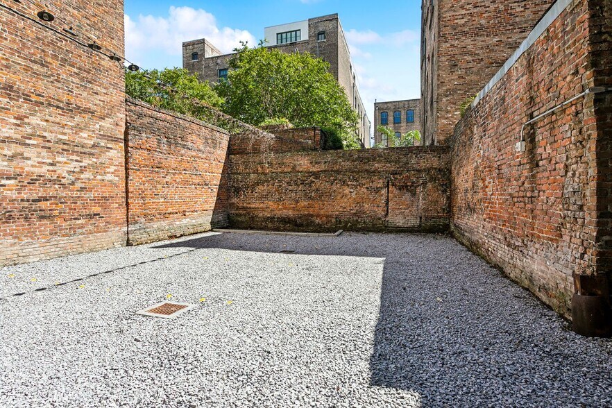 More Photos Of 535-537 Iberville St, New Orleans Apartments For Sale