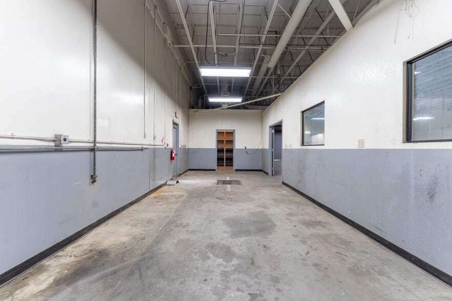 More Photos Of 1759 W Avenue J12, Lancaster Freestanding For Lease