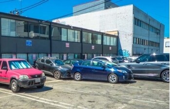 More Photos Of 8271 Melrose Ave, Los Angeles Medical For Lease