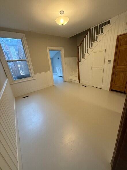 More Photos Of 272 Wellington St, Kingston Apartments For Sale