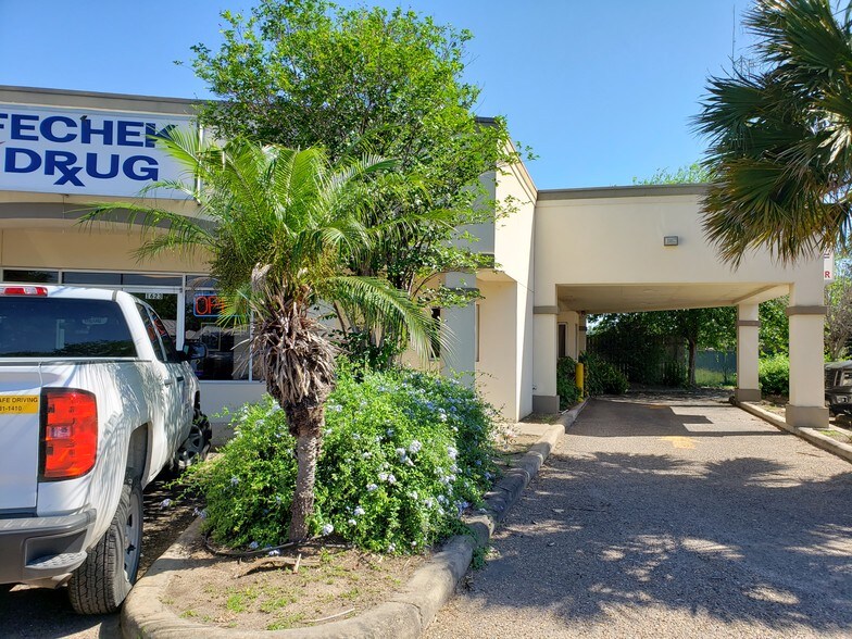 More Photos Of 1623 W Pecan Blvd, McAllen Storefront Retail Office For Lease
