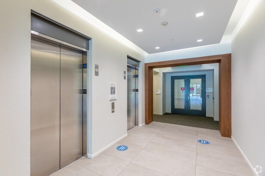 More Photos Of 10590 W Ocean Air Dr, San Diego Office For Lease