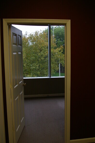 More Photos Of 13880 Braddock Rd, Centreville Medical For Lease