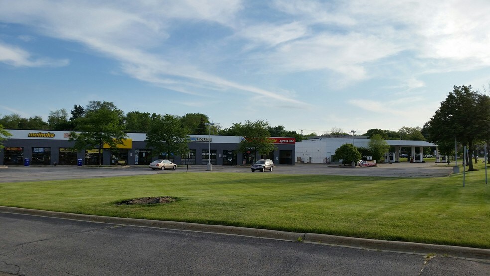 More Photos Of 301-357 Townline Rd, Mundelein General Retail For Lease