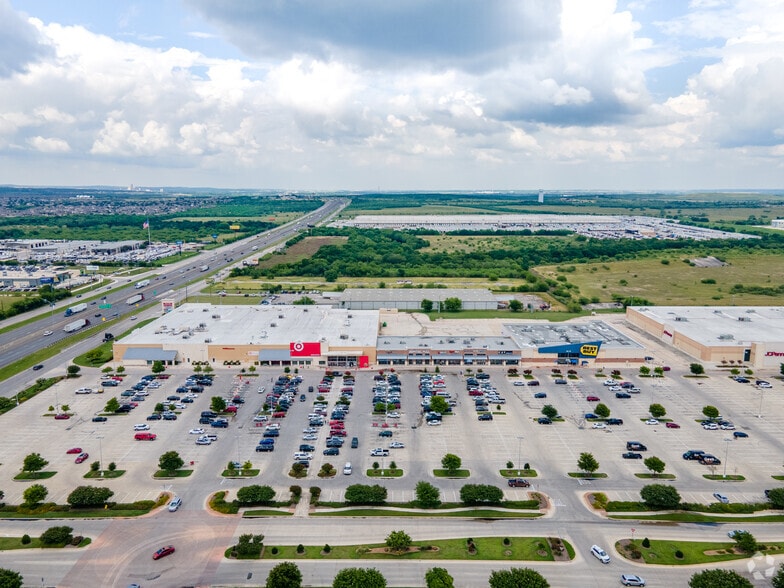 More Photos Of IH-35 @ Loop 306, New Braunfels Unknown For Lease