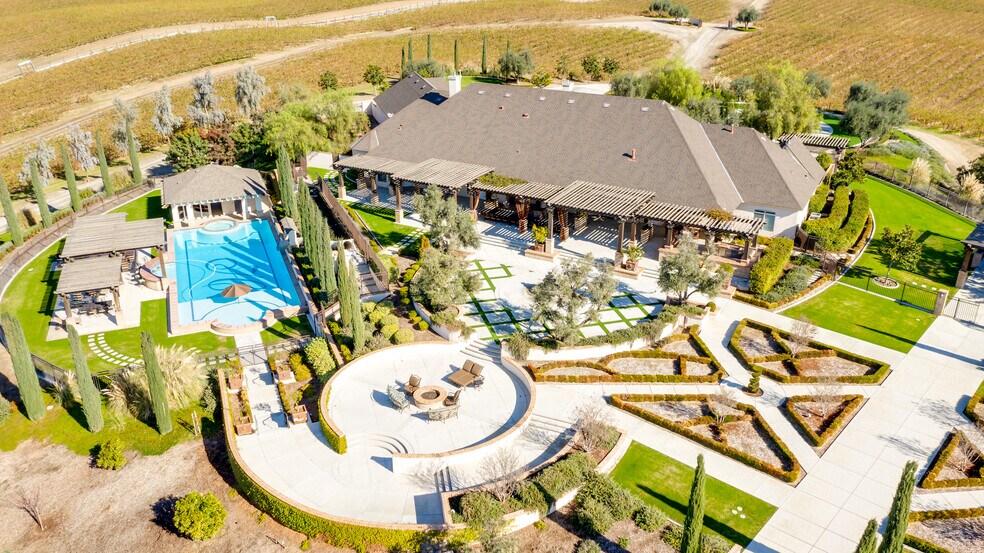More Photos Of 16073 Highway 65, Bakersfield Winery Vineyard For Sale