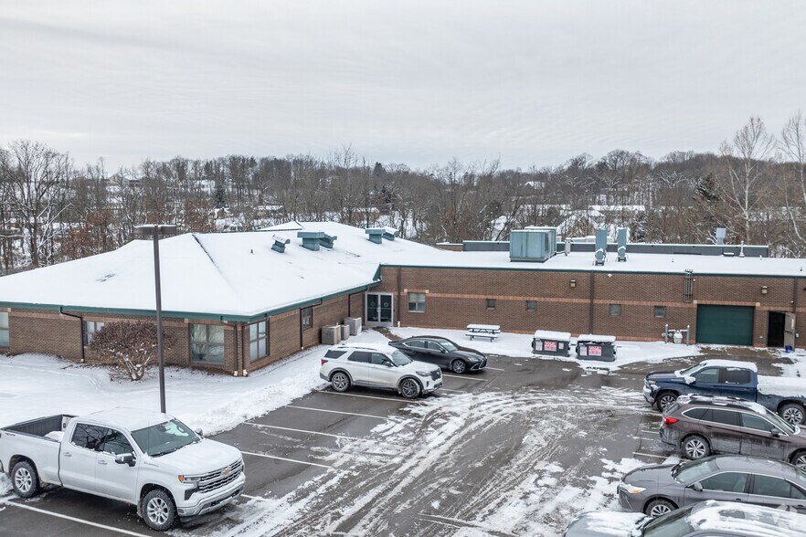 More Photos Of 2873 W Hardies Rd, Gibsonia Office For Lease