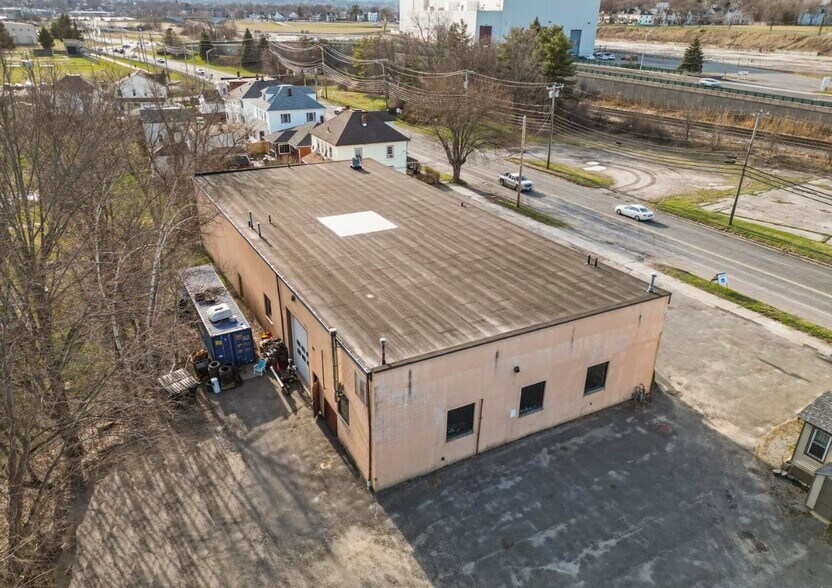 More Photos Of 1260 East St, Pittsfield Freestanding For Sale