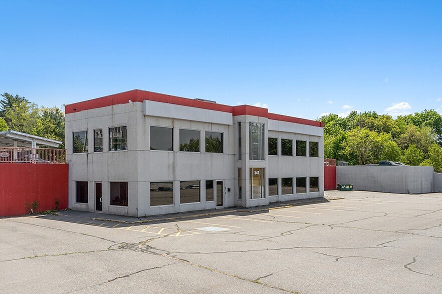 More Photos Of 347 Lunenburg St, Fitchburg Storefront For Lease