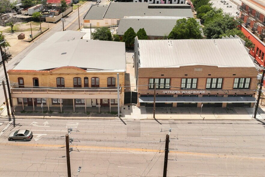More Photos Of 1405 S Flores St, San Antonio Storefront Retail Residential For Lease