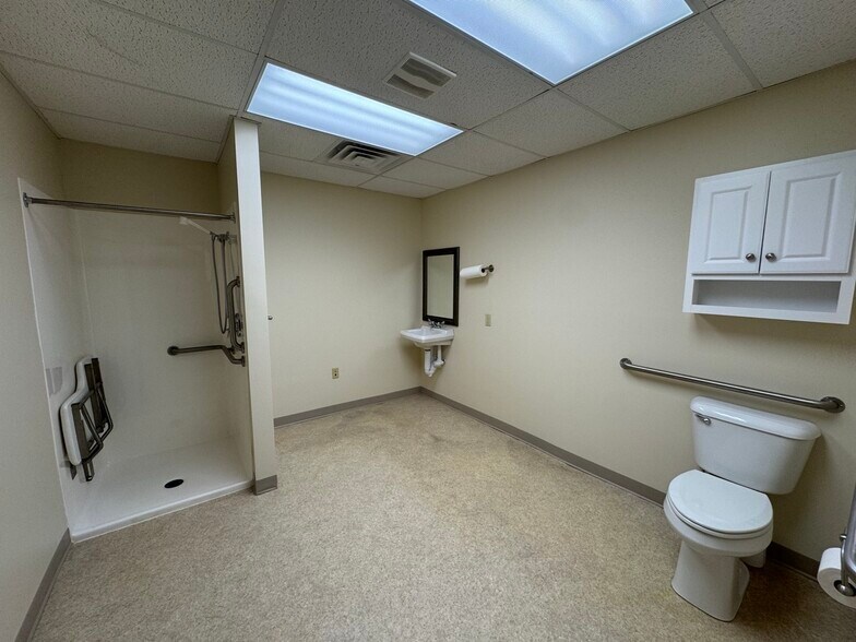 More Photos Of 200 Brush Run Rd, Delmont Office For Lease