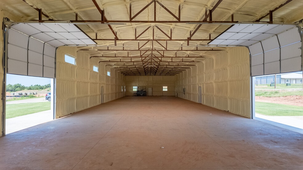 More Photos Of 11770 Black Sand Dr, Edmond Manufacturing For Sale