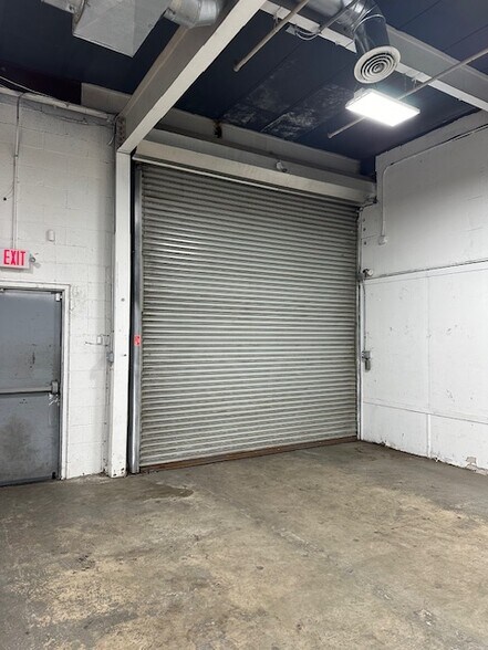 More Photos Of 3199 Lawson Blvd, Oceanside Light Distribution For Lease