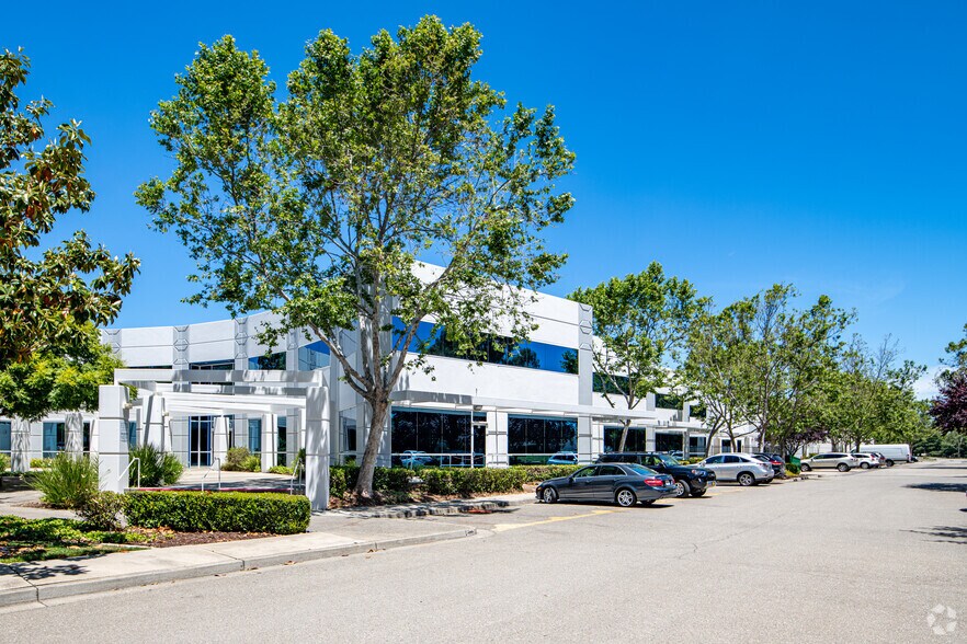 More Photos Of 4225 Hacienda Dr, Pleasanton Warehouse For Lease