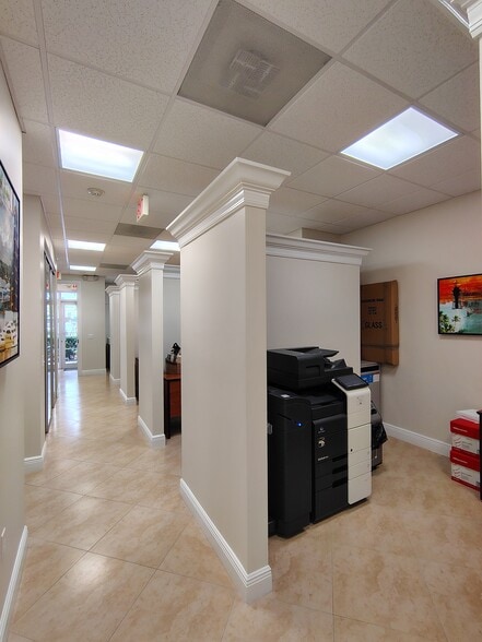 More Photos Of 5491 N University Dr, Coral Springs Office For Lease