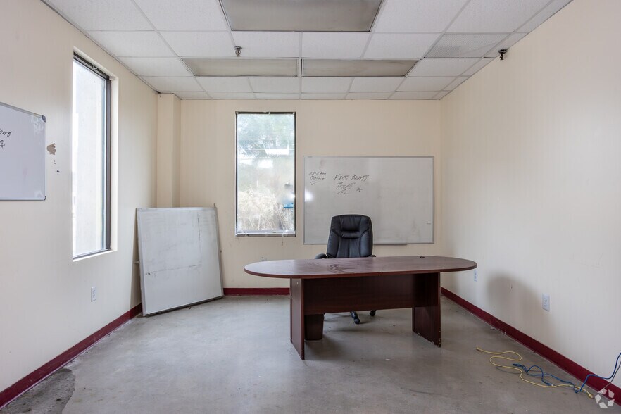 More Photos Of 102 N Midway Rd, Cordele Refrigeration Cold Storage For Sale