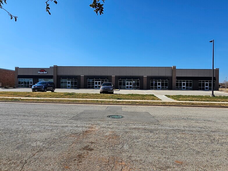 Primary Photo Of 24 Hospital Dr, Abilene Storefront Retail Office For Lease