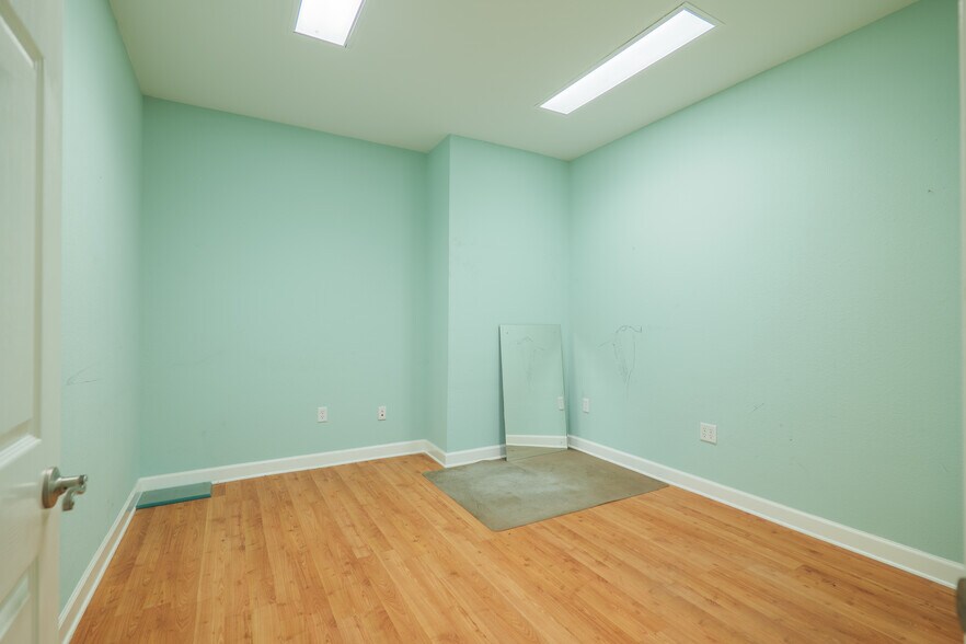 More Photos Of 450 W Highway 64, Lakeland Warehouse For Lease