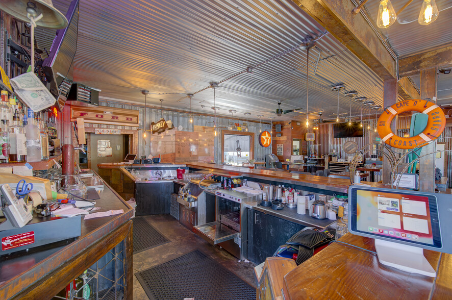 More Photos Of 780-782 US 101, Chinook Restaurant For Sale