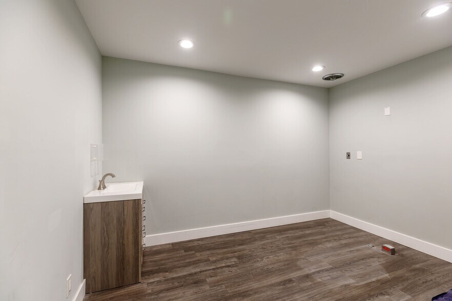 More Photos Of 12850 SW Canyon Rd, Beaverton Medical For Lease