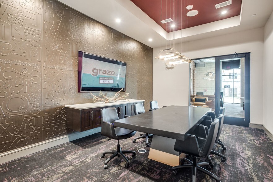 More Photos Of 195 W Davis St, Dallas Apartments For Lease