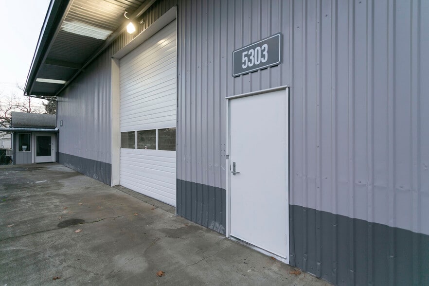 More Photos Of 5301-5303 NE 105th Ave, Portland Unknown For Lease