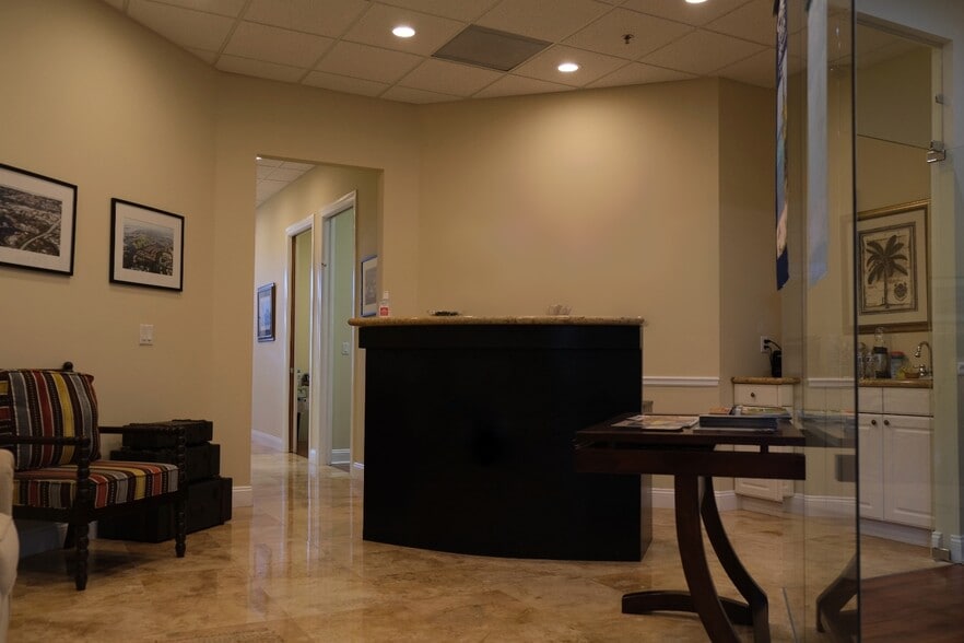 More Photos Of 3307 Northlake Blvd, Palm Beach Gardens Office For Sale