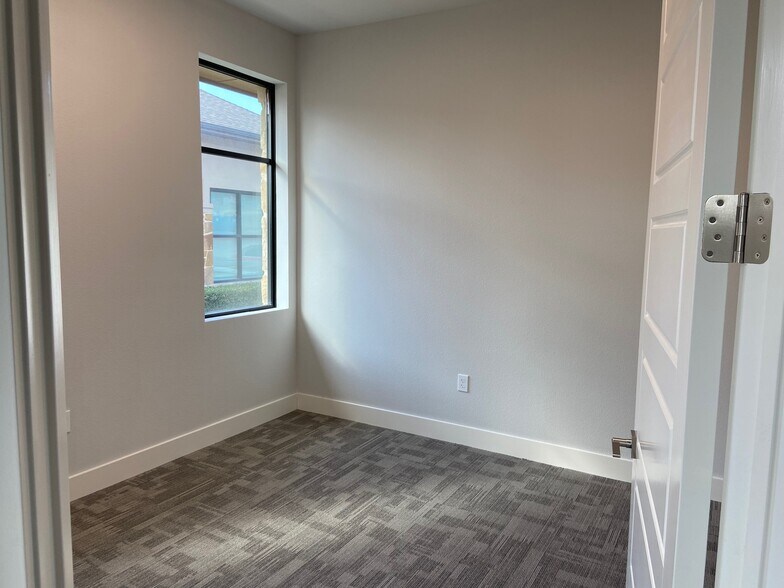 More Photos Of 8805 N Tarrant Pky, North Richland Hills Medical For Sale