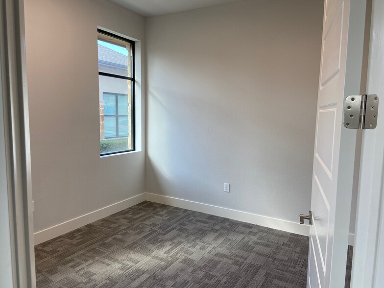 More Photos Of 8805 N Tarrant Pky, North Richland Hills Medical For Sale