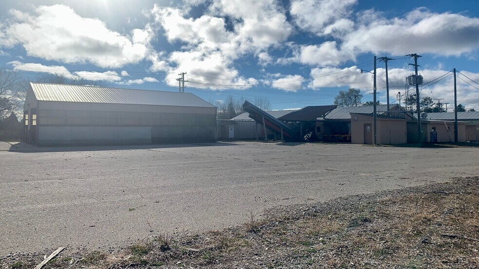 More Photos Of 1720 N Lincoln Rd, Escanaba Land For Lease