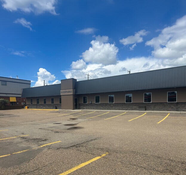 More Photos Of 7404 101 Ave NW, Edmonton Office For Sale