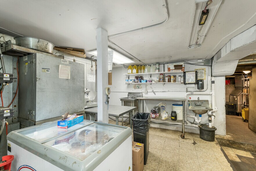 More Photos Of 40 Main St, Goffstown Restaurant For Sale