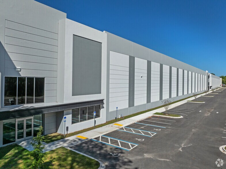 More Photos Of 2992 Pickettville Rd, Jacksonville Distribution For Lease
