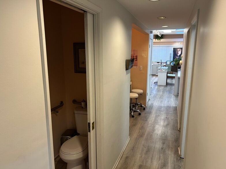 More Photos Of 8213 Beverly Blvd, Los Angeles Medical For Sale