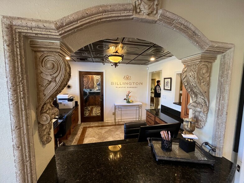 More Photos Of 6600 10th Ave N, Saint Petersburg Medical For Sale