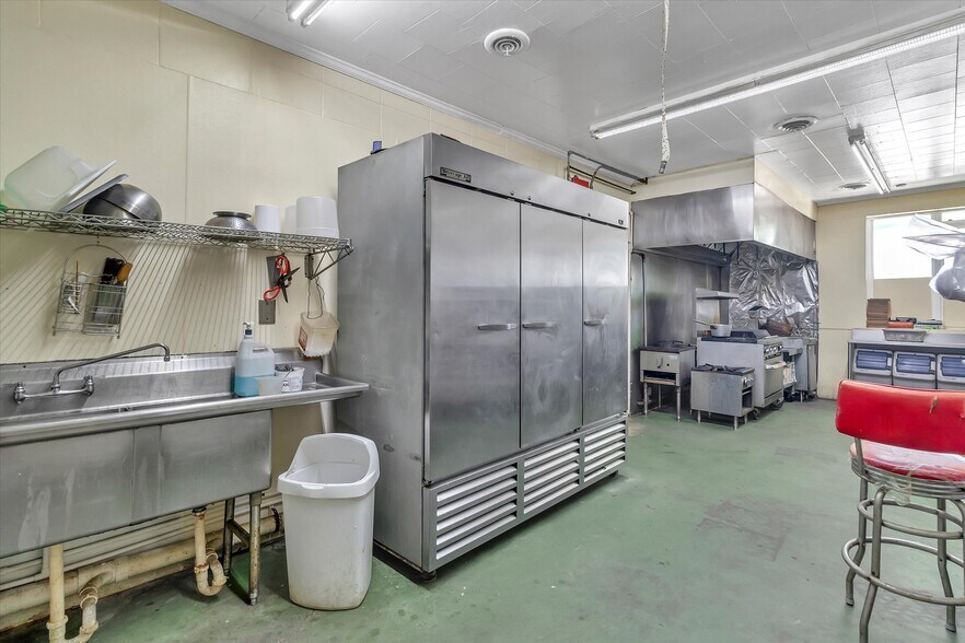 More Photos Of 9710 SC 260, Manning General Retail For Sale