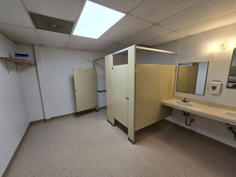 More Photos Of 314 S Henry St, Pierre Office For Sale