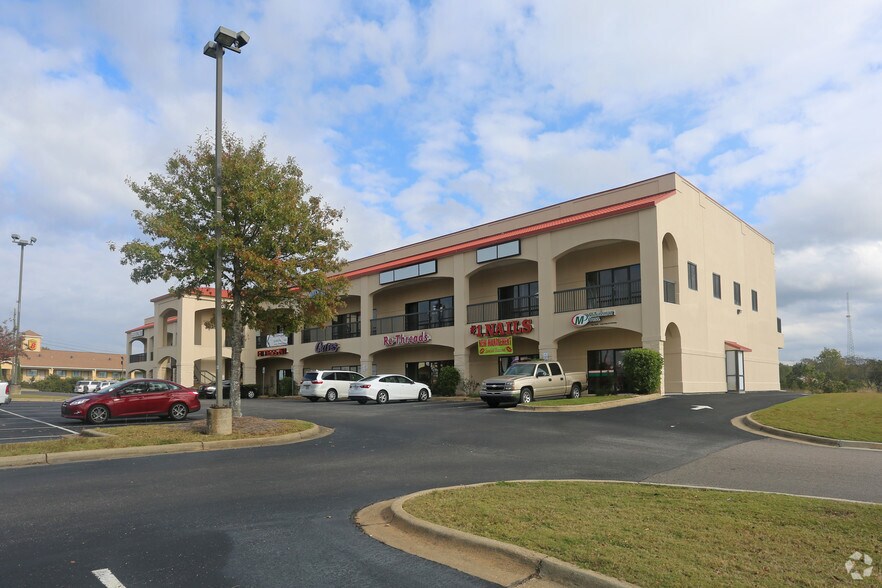More Photos Of 2080-2096 Al-14 Hwy, Prattville Storefront Retail Office For Lease
