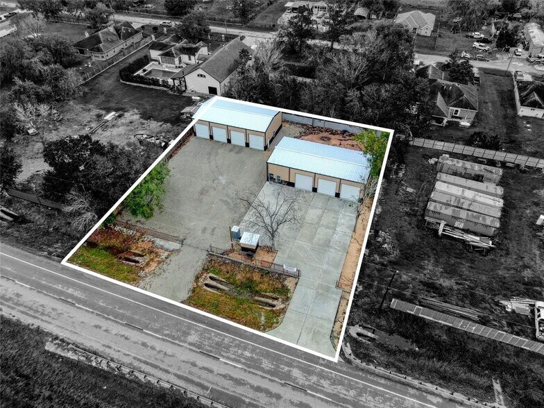 More Photos Of 13051 Pleasant Valley Dr, Rosharon Warehouse For Sale