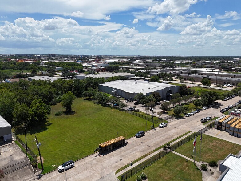 More Photos Of 4830 Timber Creek Dr, Houston Warehouse For Sale