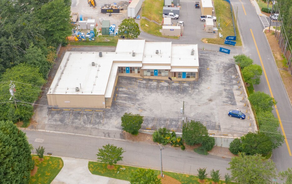 More Photos Of 1401 Applewood Dr, Dalton Medical For Lease