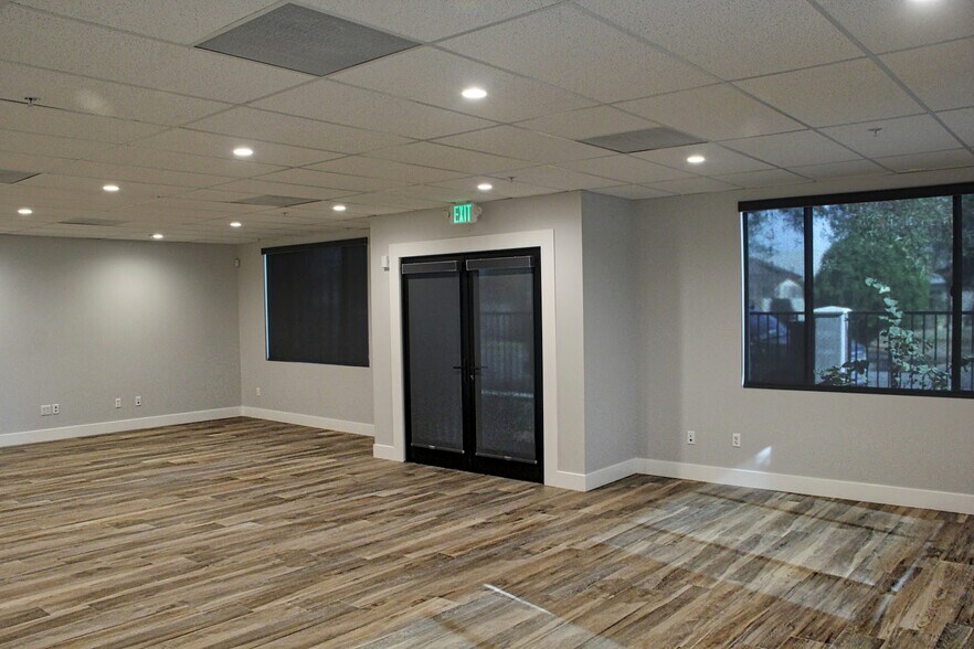 More Photos Of 5029 Bleecker St, Baldwin Park Office For Lease