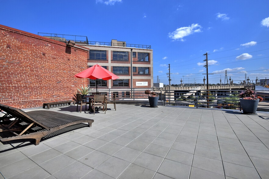 More Photos Of 500-530 Molino St, Los Angeles Office For Sale