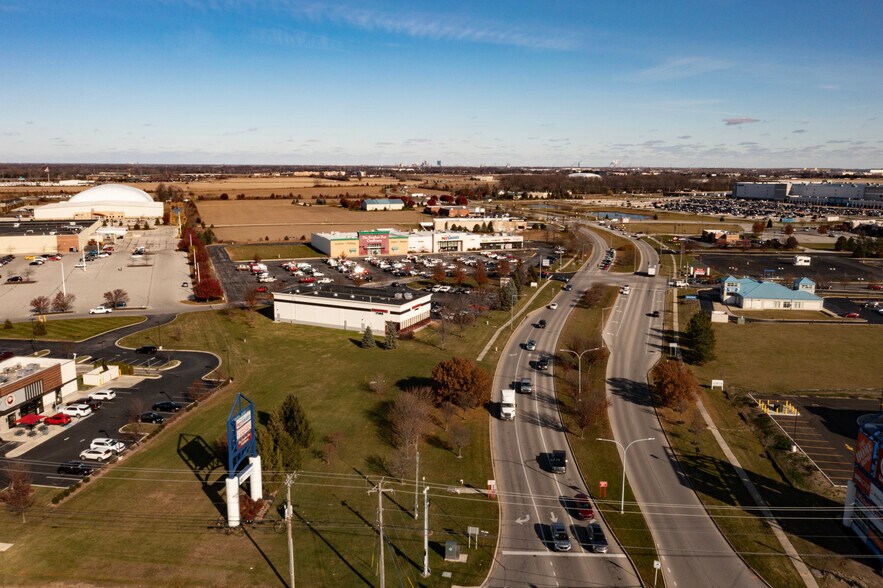 More Photos Of 27161 Crossroads Pky, Rossford Unknown For Lease