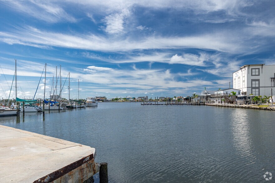 More Photos Of 1100 Main St, Fort Myers Land For Sale