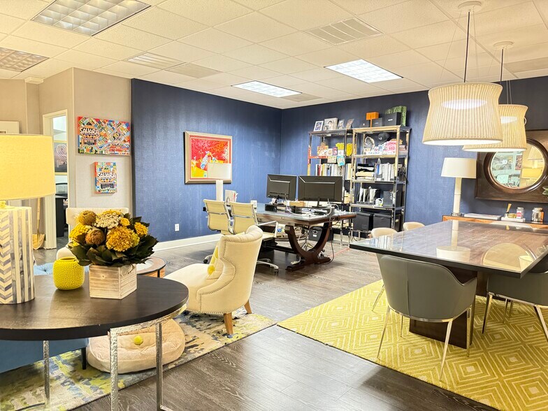 More Photos Of 4810 W University Ave, Las Vegas Showroom For Sale