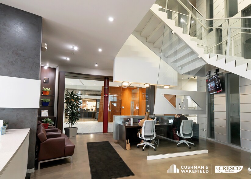 More Photos Of 31099 Chagrin Blvd, Pepper Pike Office For Sale