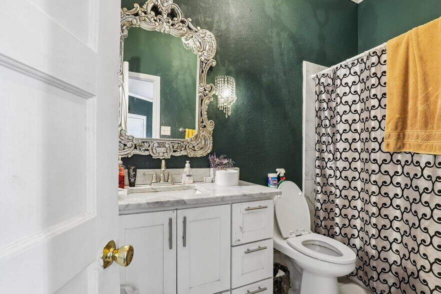 More Photos Of 421 Howard St, San Antonio Hospitality For Sale